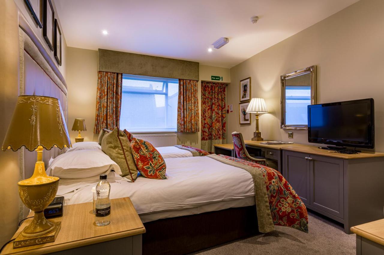 The Talbot Hotel, Oundle , Near Peterborough Exteriör bild