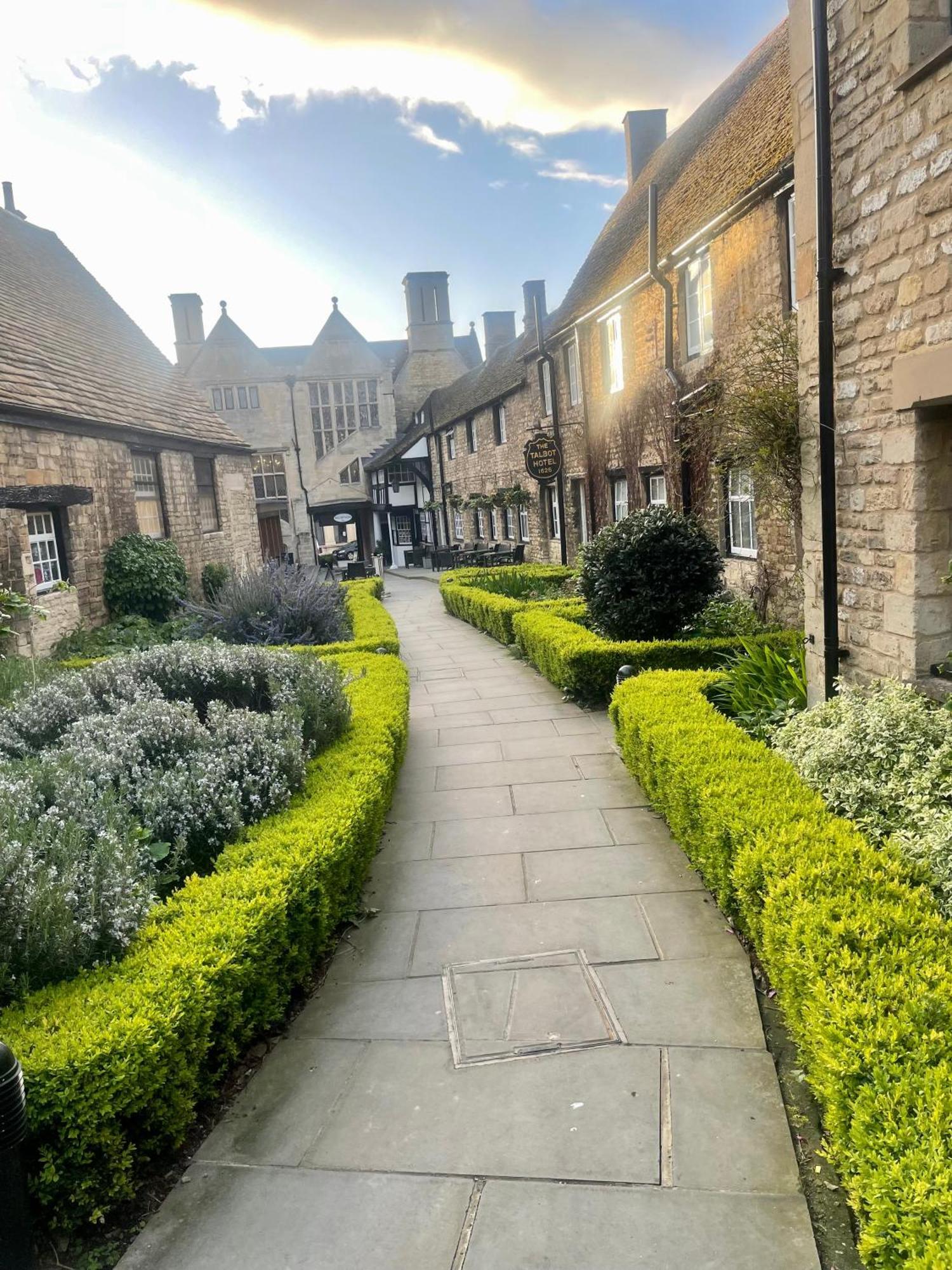 The Talbot Hotel, Oundle , Near Peterborough Exteriör bild